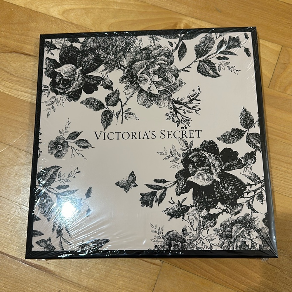 New Victorias Secret Limited Edition Floral Gift Box Large Size